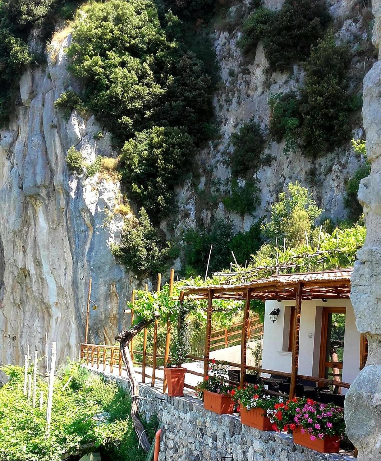 Agriturismo Orrido Di Pino Agerola Bagian luar foto