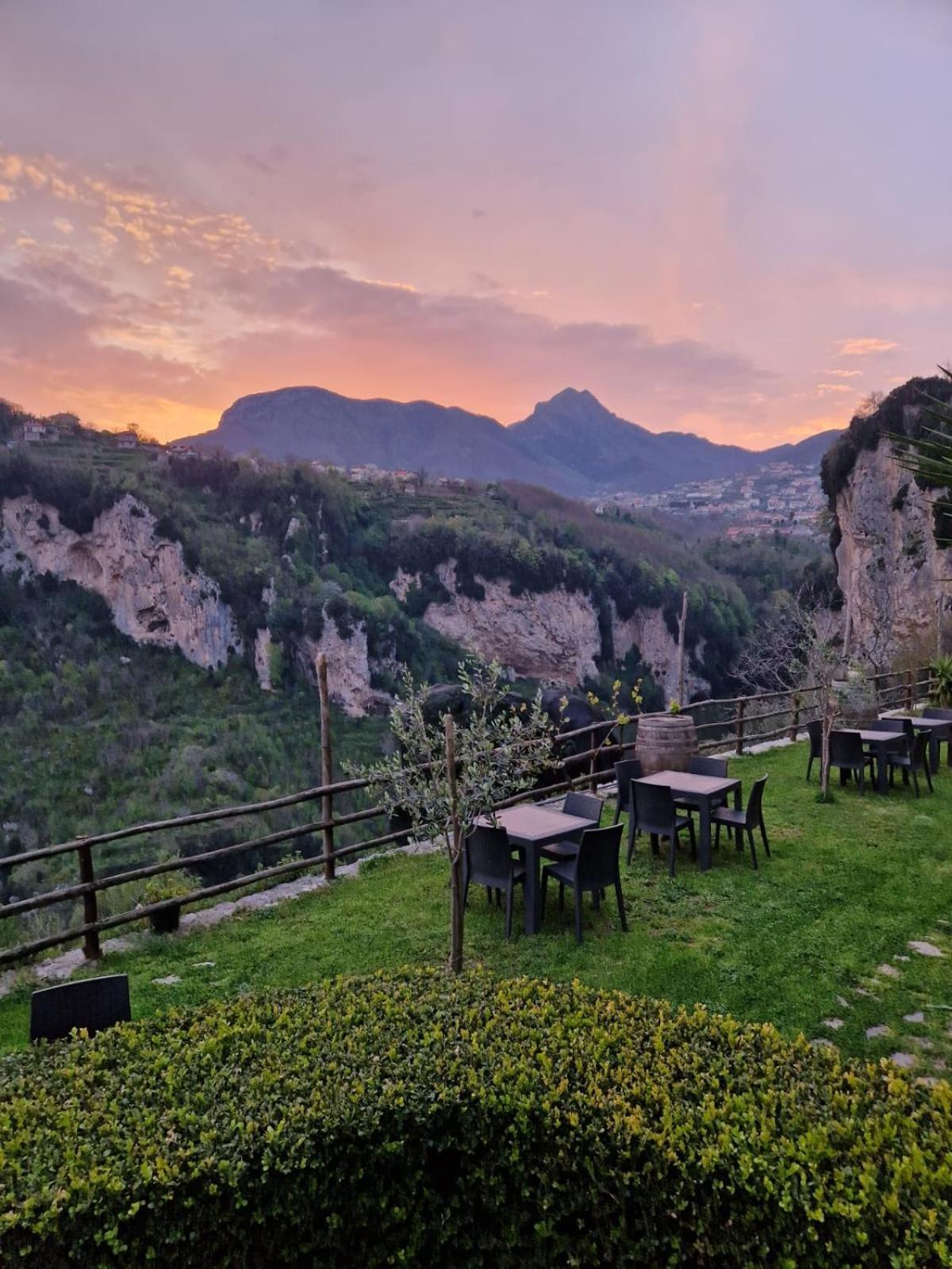 Agriturismo Orrido Di Pino Agerola Bagian luar foto