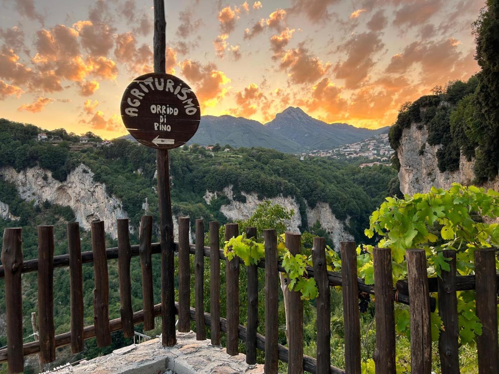 Agriturismo Orrido Di Pino Agerola Bagian luar foto